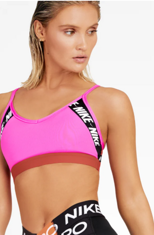 Nike pro indy logo 2025 bra
